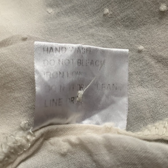 Darling Cream Button Down Blouse Size XL. #360 - Picture 7 of 9